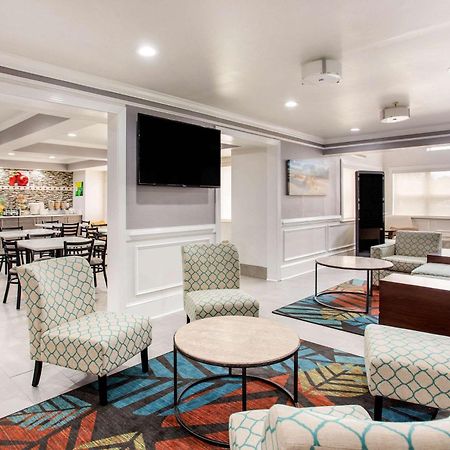 Quality Inn & Suites Myrtle Beach Near Outlets Bagian luar foto