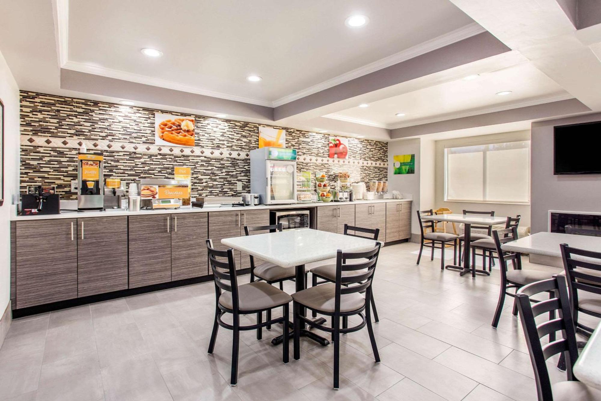 Quality Inn & Suites Myrtle Beach Near Outlets Bagian luar foto
