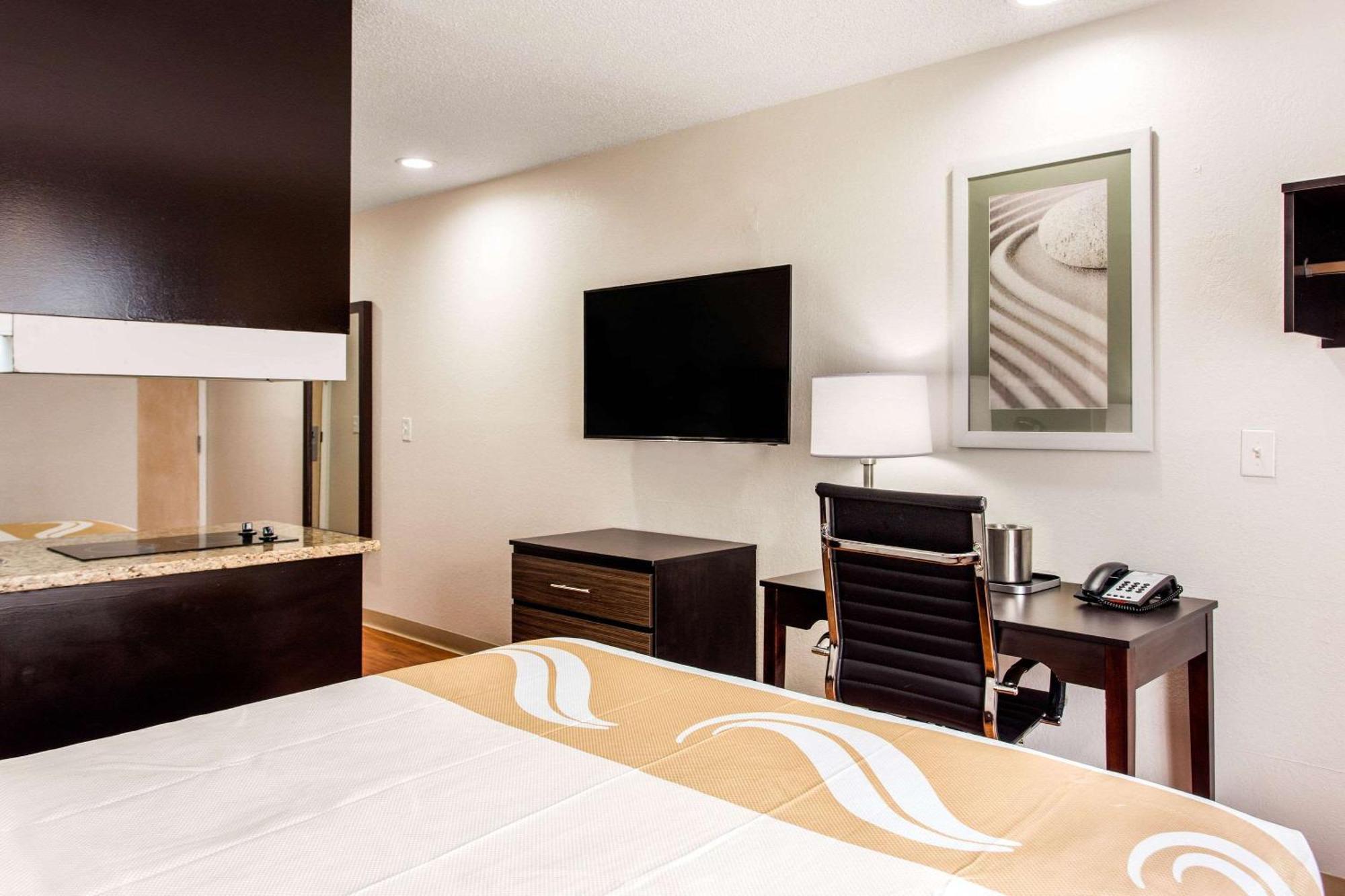 Quality Inn & Suites Myrtle Beach Near Outlets Bagian luar foto