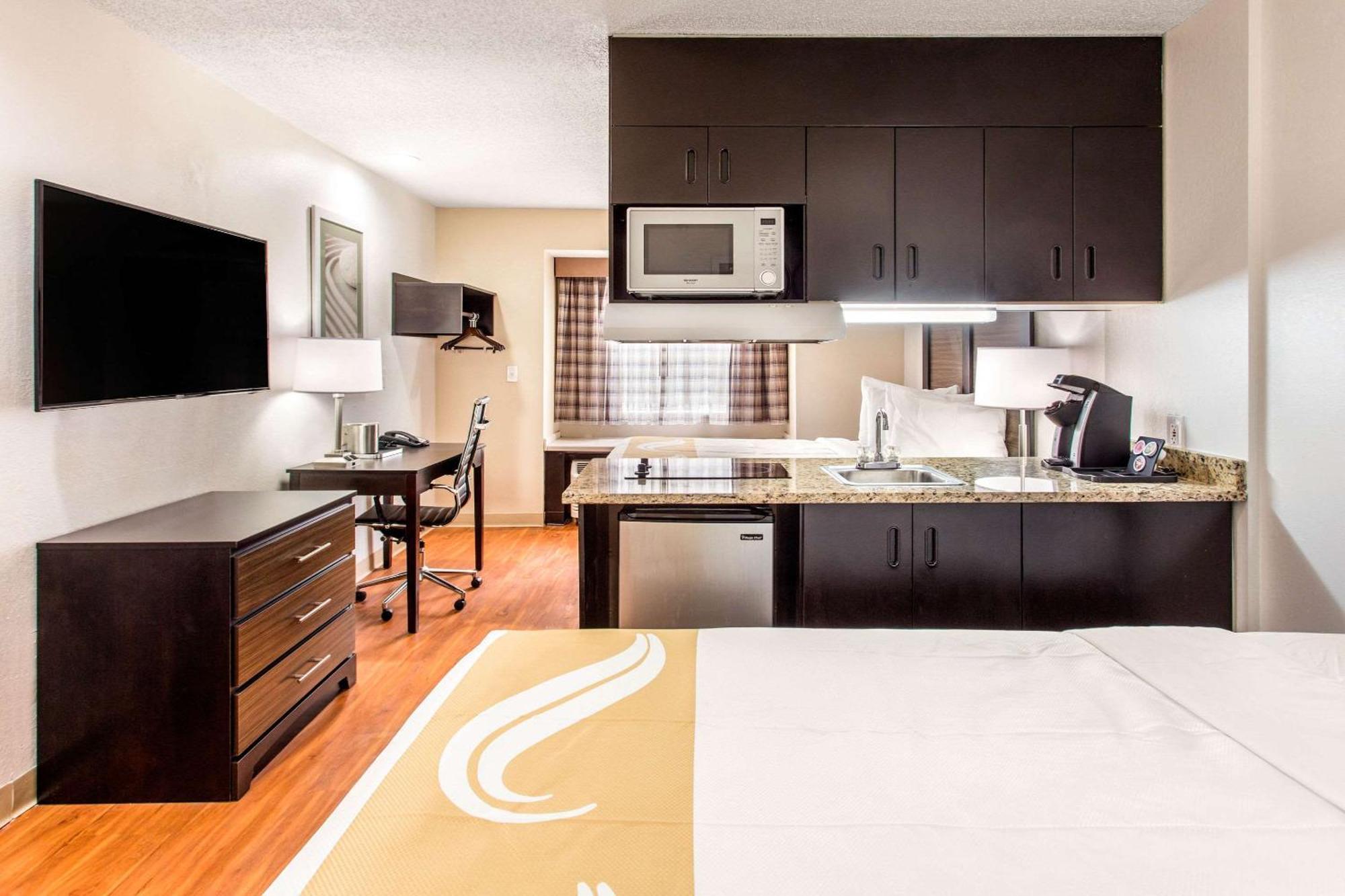 Quality Inn & Suites Myrtle Beach Near Outlets Bagian luar foto