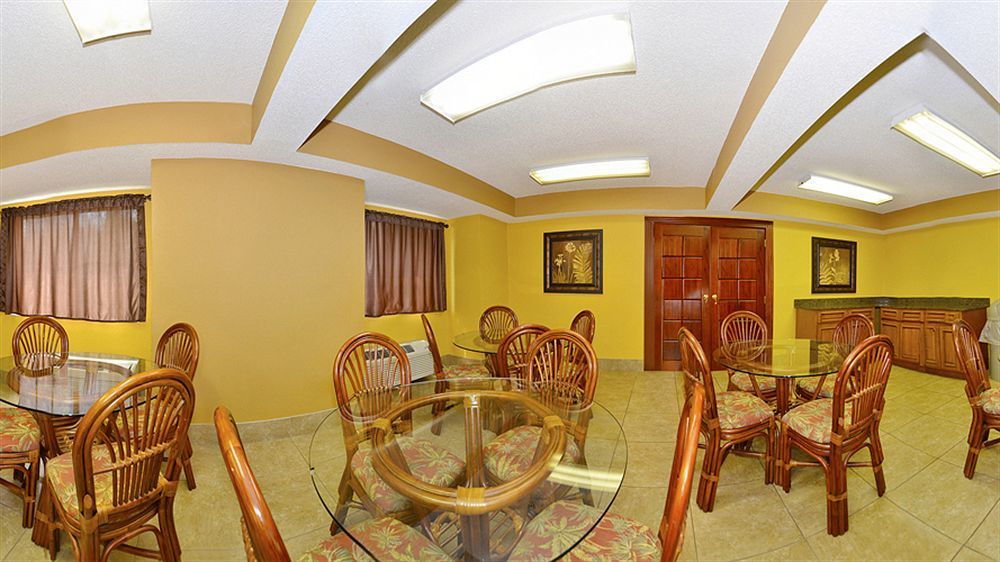 Quality Inn & Suites Myrtle Beach Near Outlets Bagian luar foto