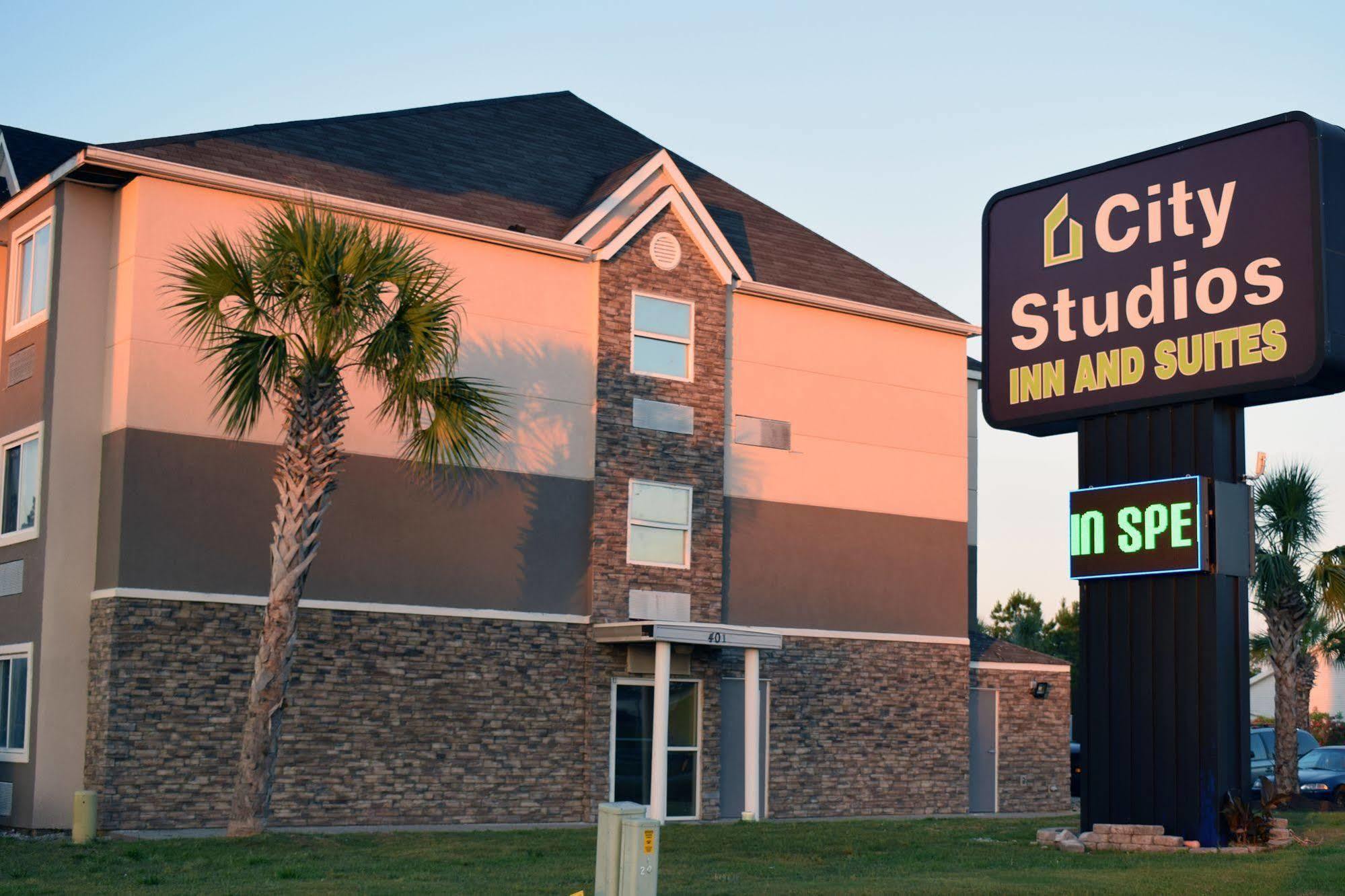 Quality Inn & Suites Myrtle Beach Near Outlets Bagian luar foto