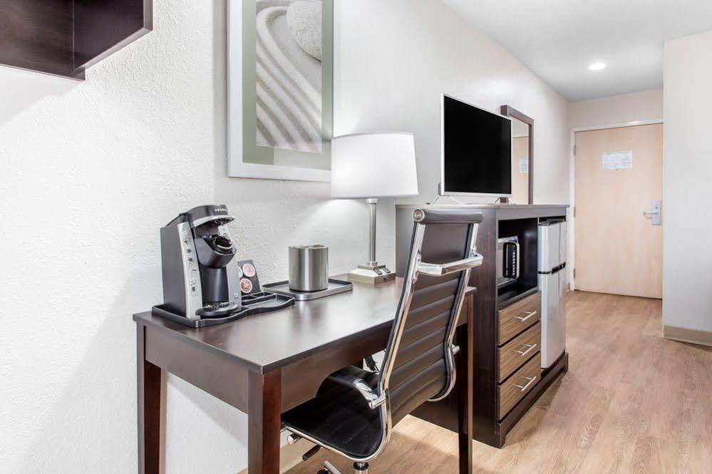 Quality Inn & Suites Myrtle Beach Near Outlets Bagian luar foto